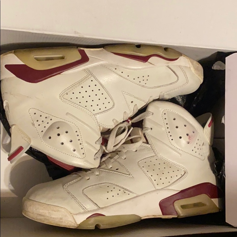 Jordan Retro 6 “Maroon”
